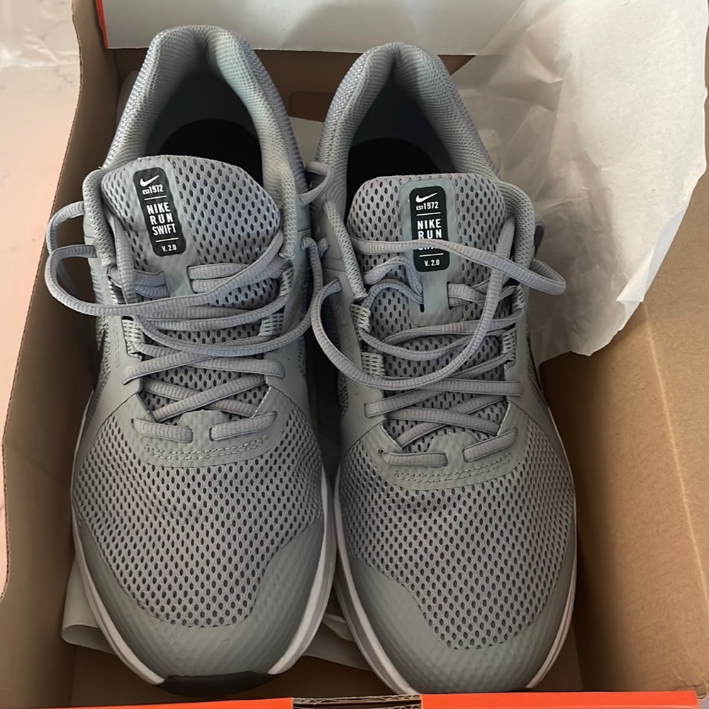 Mens Nike Run Swift 2 size 12